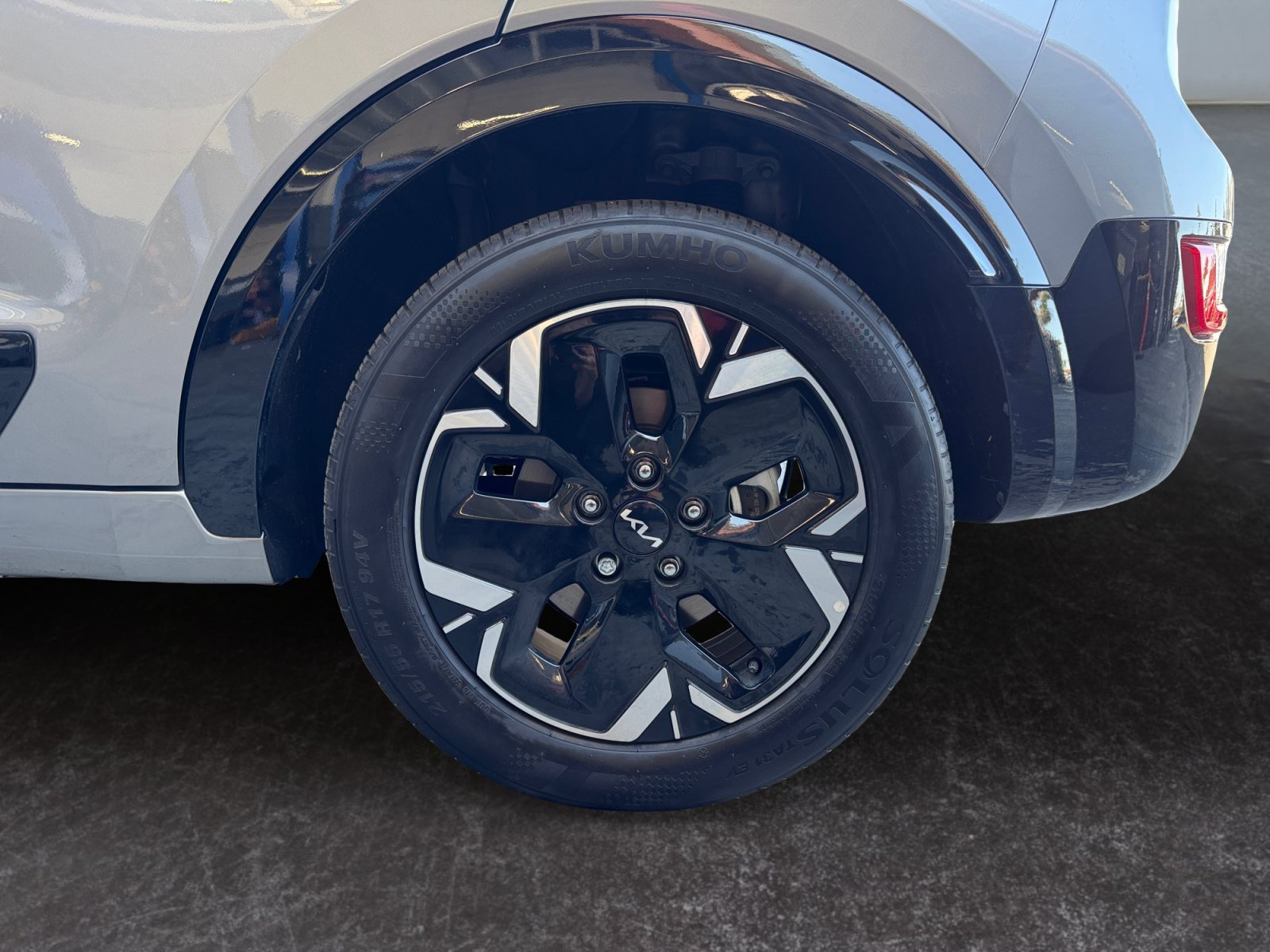 Used 2023 Kia Niro Wind FWD image 10