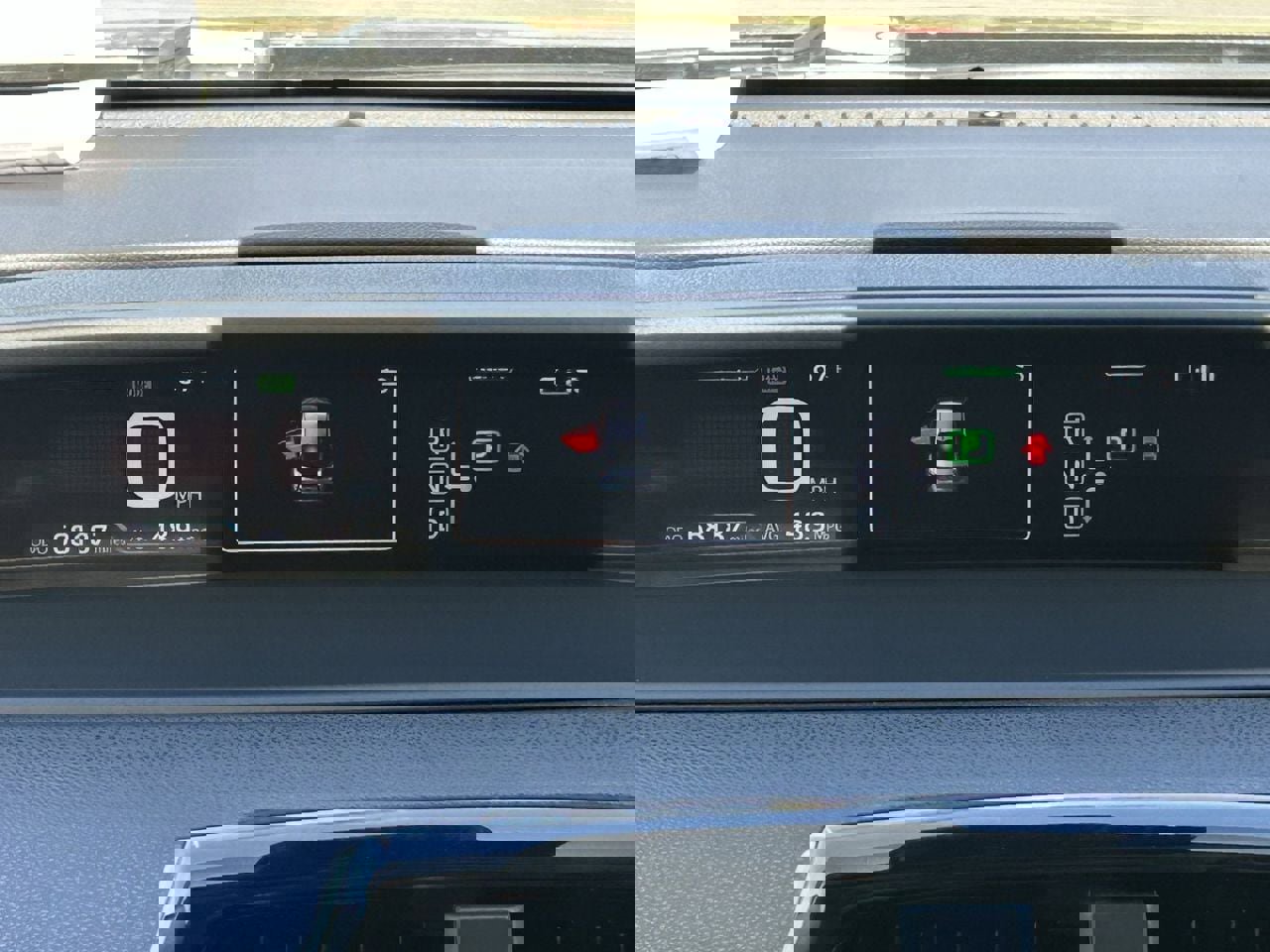 Used 2016 Toyota Prius Three Touring w/ Preferred Accessory Package FWD image 18