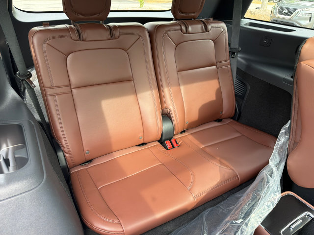New 2026 Lincoln Aviator Reserve w/ Jet Appearance Package AWD/4WD image 16