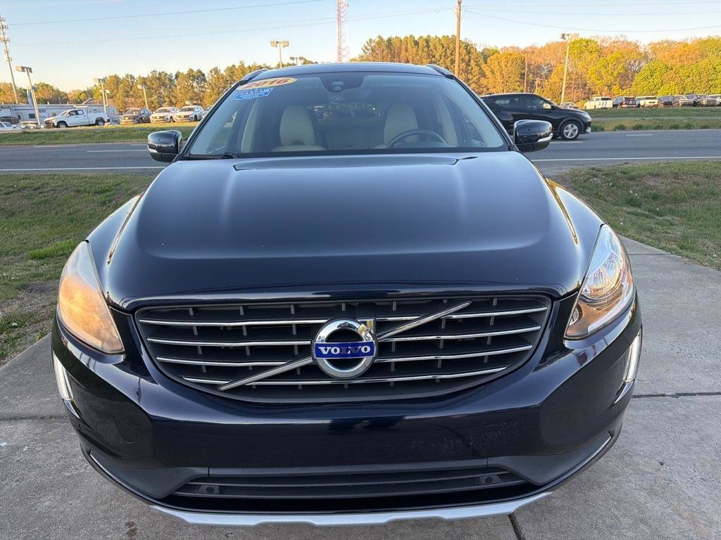 Used 2016 Volvo XC60 T5 Premier w/ Proximity Package image 3