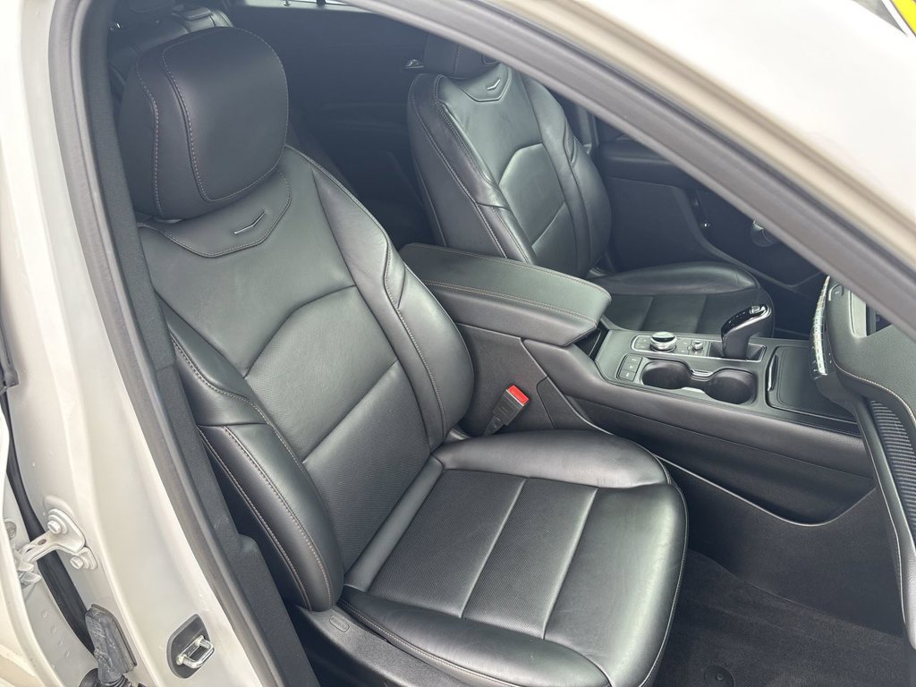 Certified 2023 Cadillac XT4 Sport w/ Sun And Sound Package AWD/4WD image 33