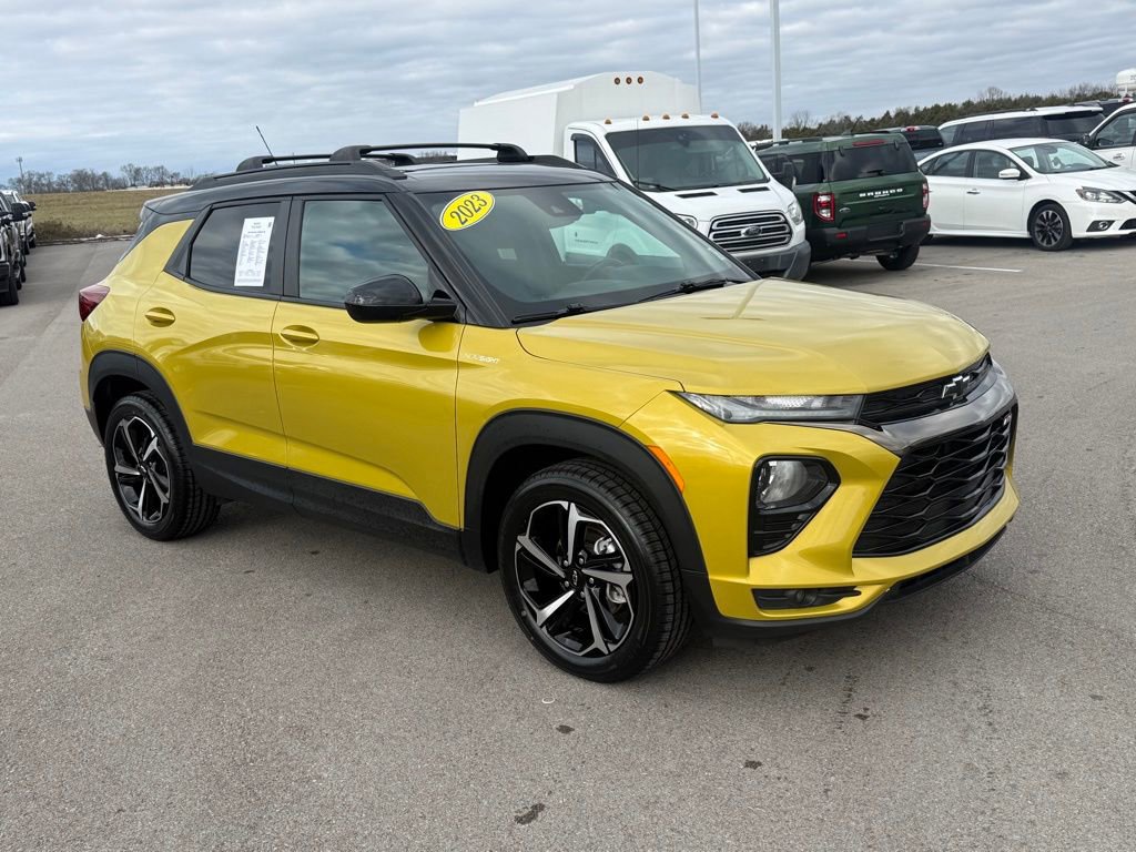 Used 2023 Chevrolet TrailBlazer RS w/ Sun and Liftgate Package image 2