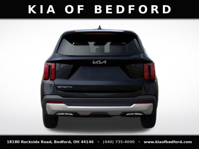 Used 2025 Kia Sorento LX FWD image 6