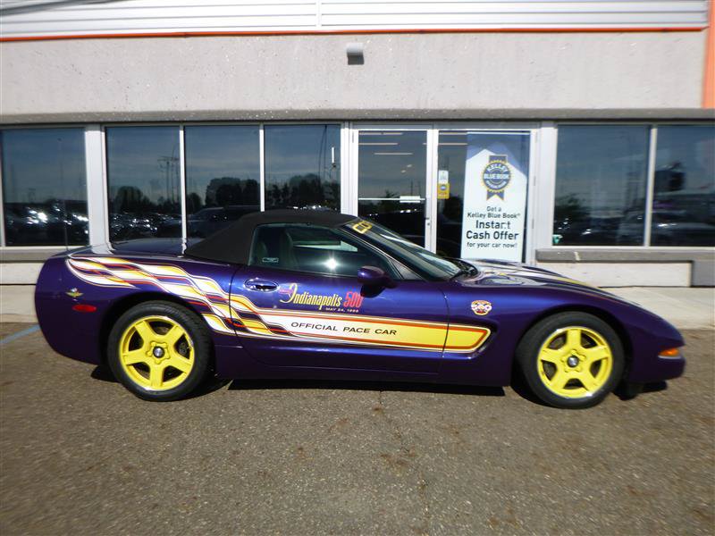 Used 1998 Chevrolet Corvette Convertible w/ Memory Pkg RWD image 11