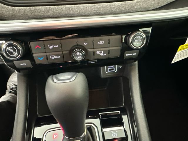 New 2026 Jeep Compass Latitude AWD/4WD image 31