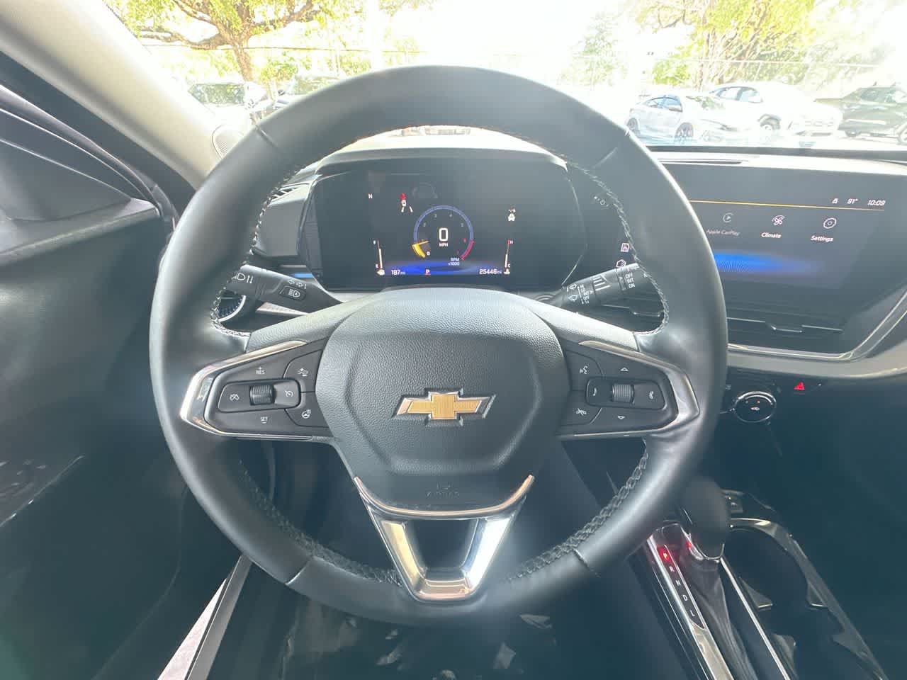 Used 2025 Chevrolet Trax LT w/ LT Convenience Package FWD image 15