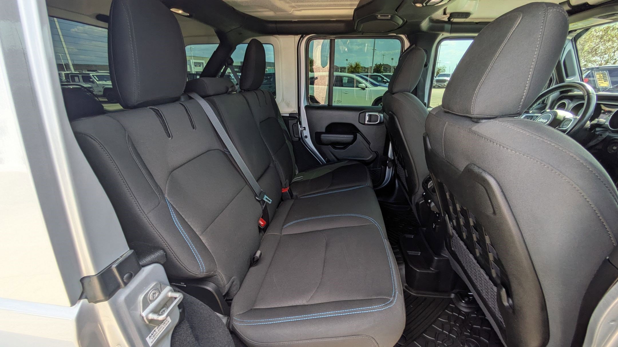 Used 2022 Jeep Wrangler Unlimited Rubicon 4xe image 30