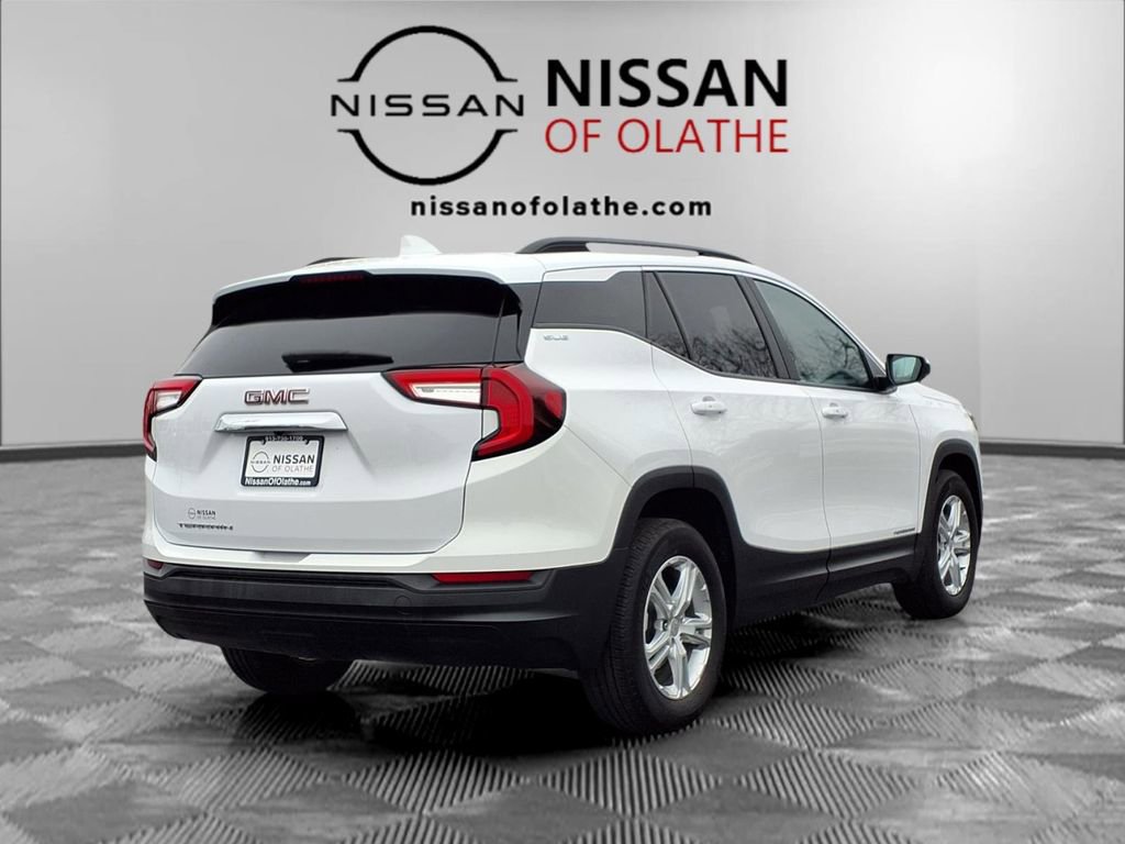 Used 2023 GMC Terrain SLE w/ Driver Convenience Package image 30