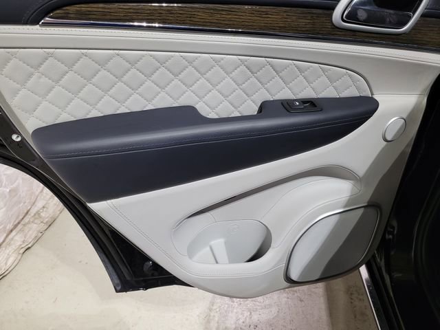 Used 2018 Jeep Grand Cherokee Summit image 57