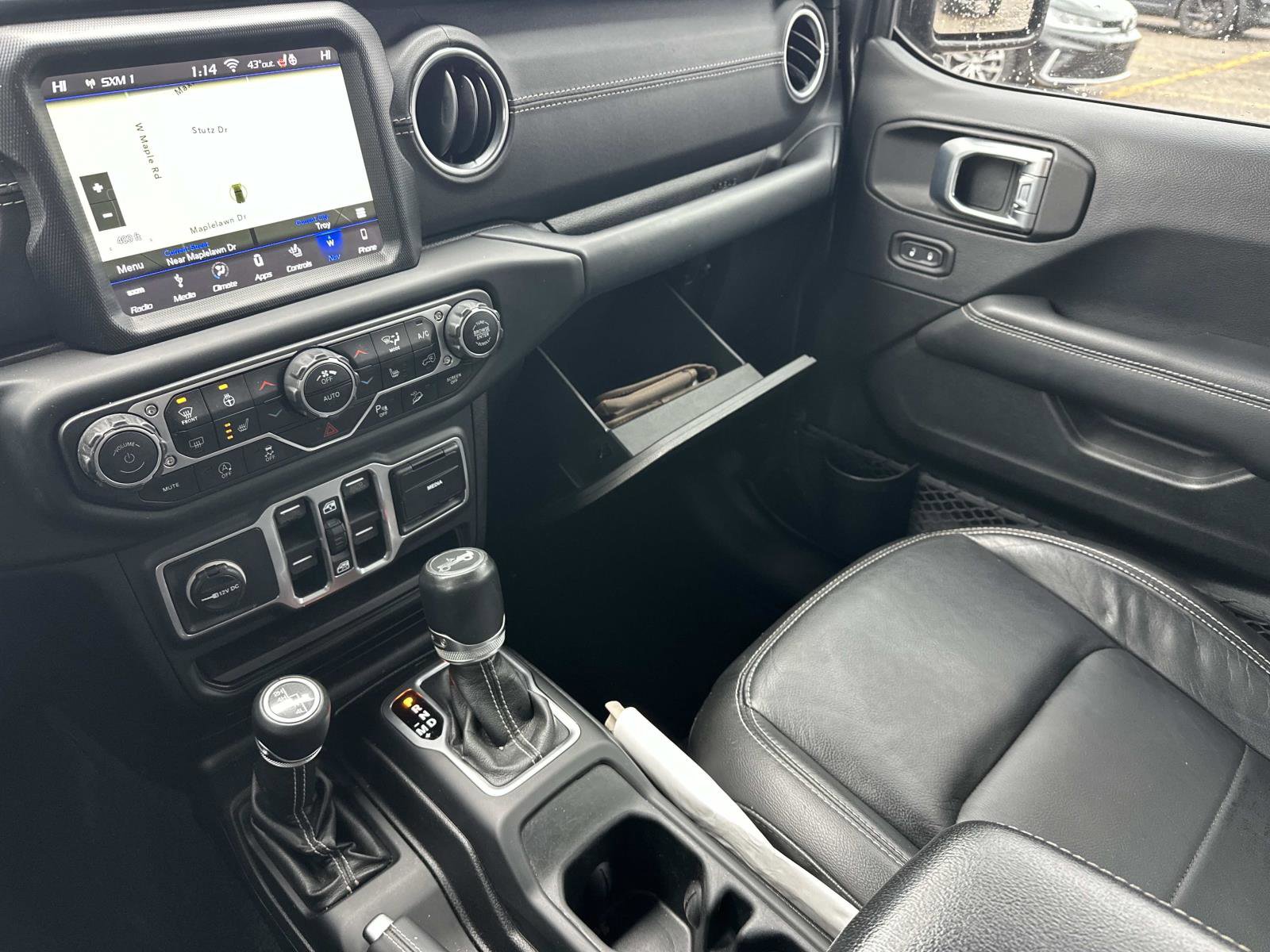 Used 2018 Jeep Wrangler Unlimited Sahara AWD/4WD image 33