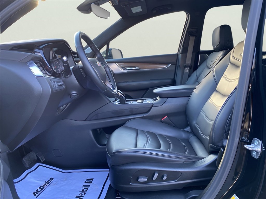 Certified 2024 Cadillac XT6 Premium Luxury w/ Platinum Package image 17