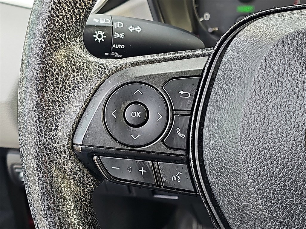 Used 2025 Toyota Corolla LE image 21