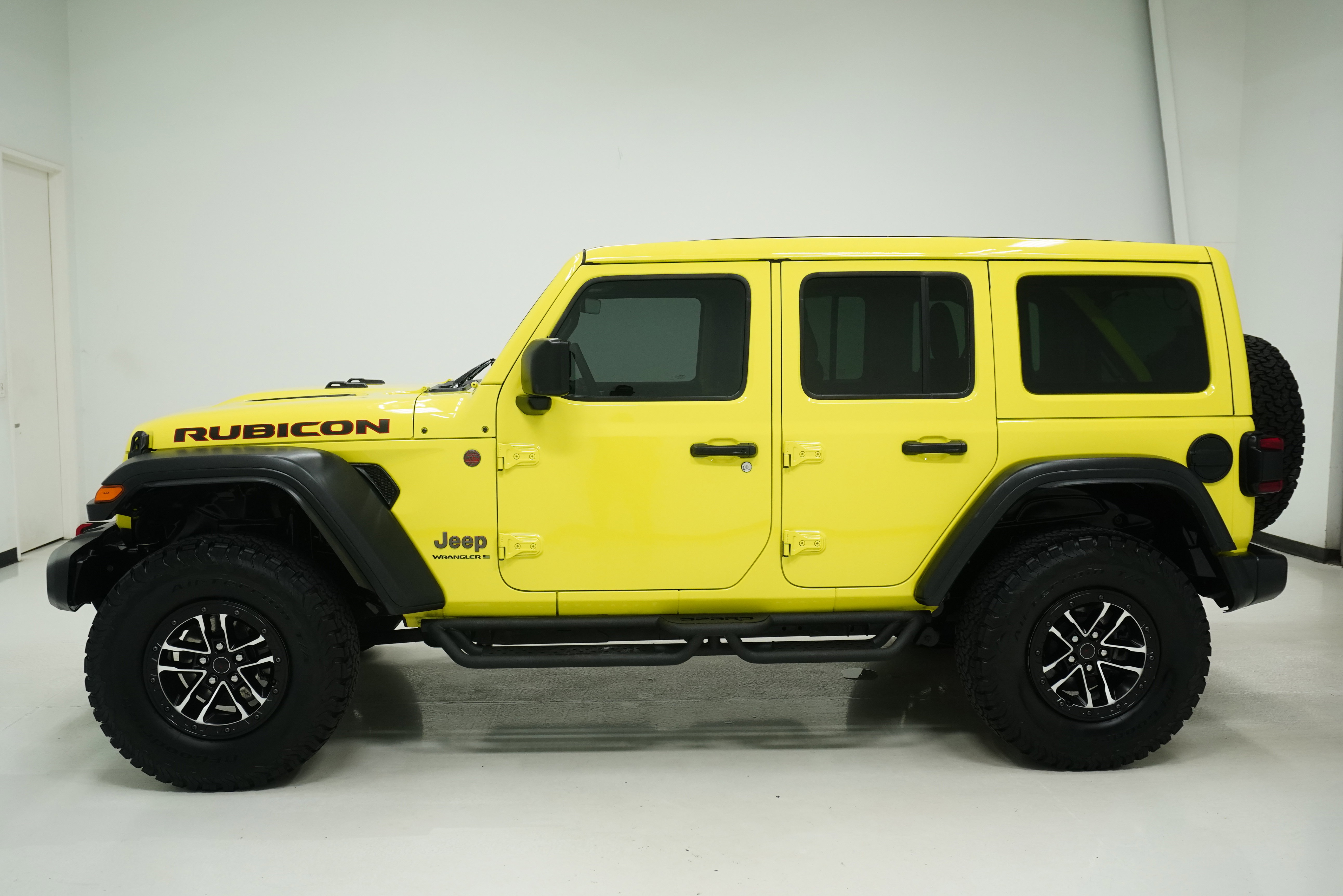 Used 2024 Jeep Wrangler Unlimited Rubicon w/ XTREMEE 35" Tire Package image 7