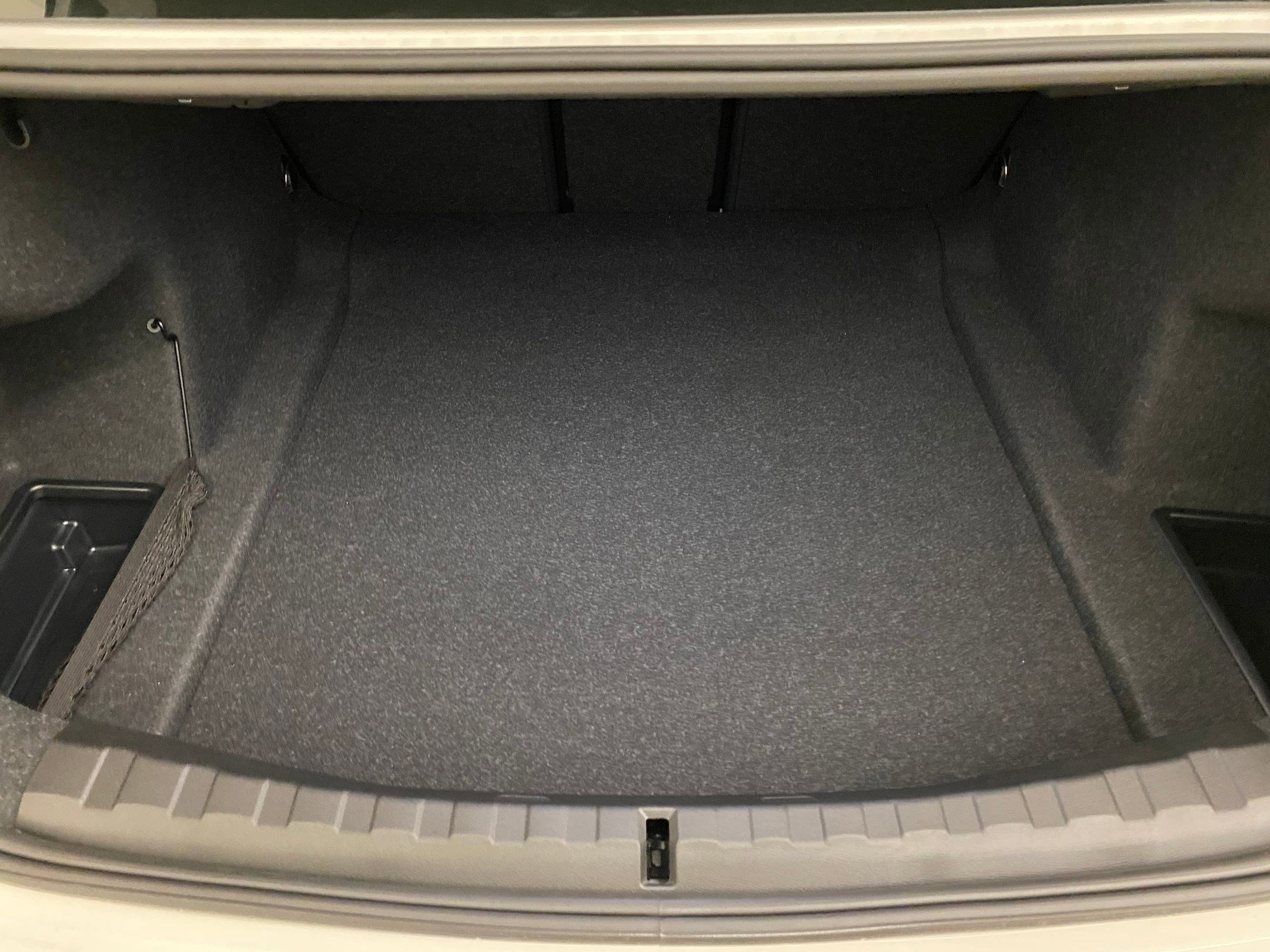 New 2025 BMW 330i xDrive Sedan w/ Convenience Package image 31