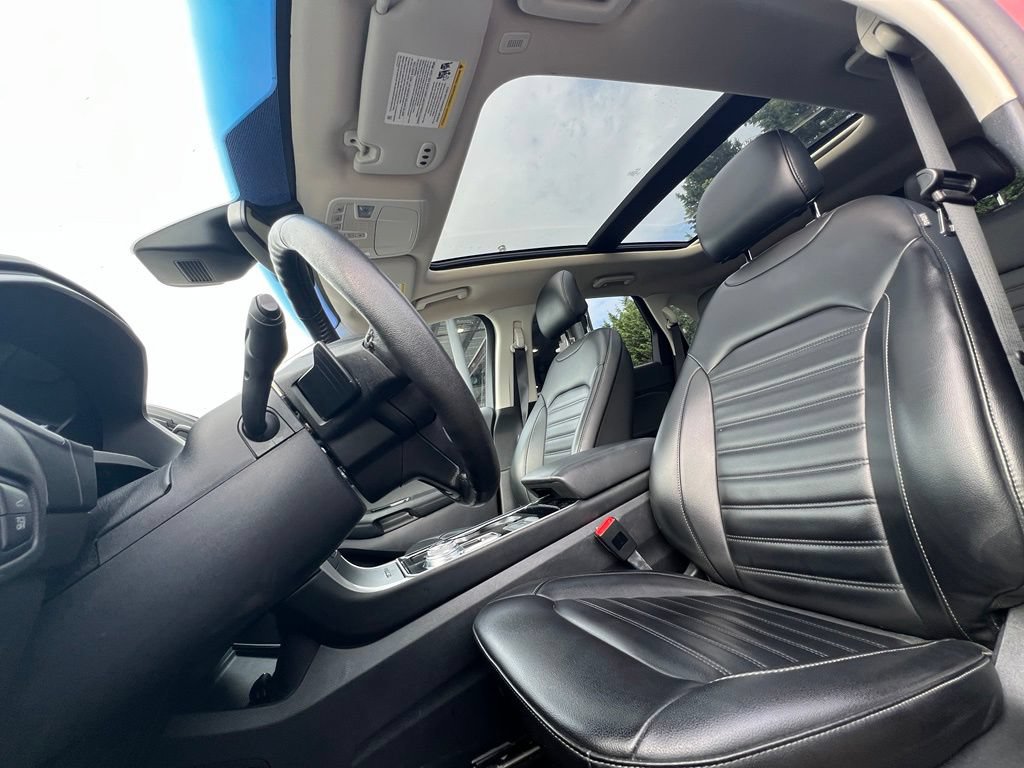 Used 2019 Ford Edge SEL w/ Equipment Group 201A AWD/4WD image 16