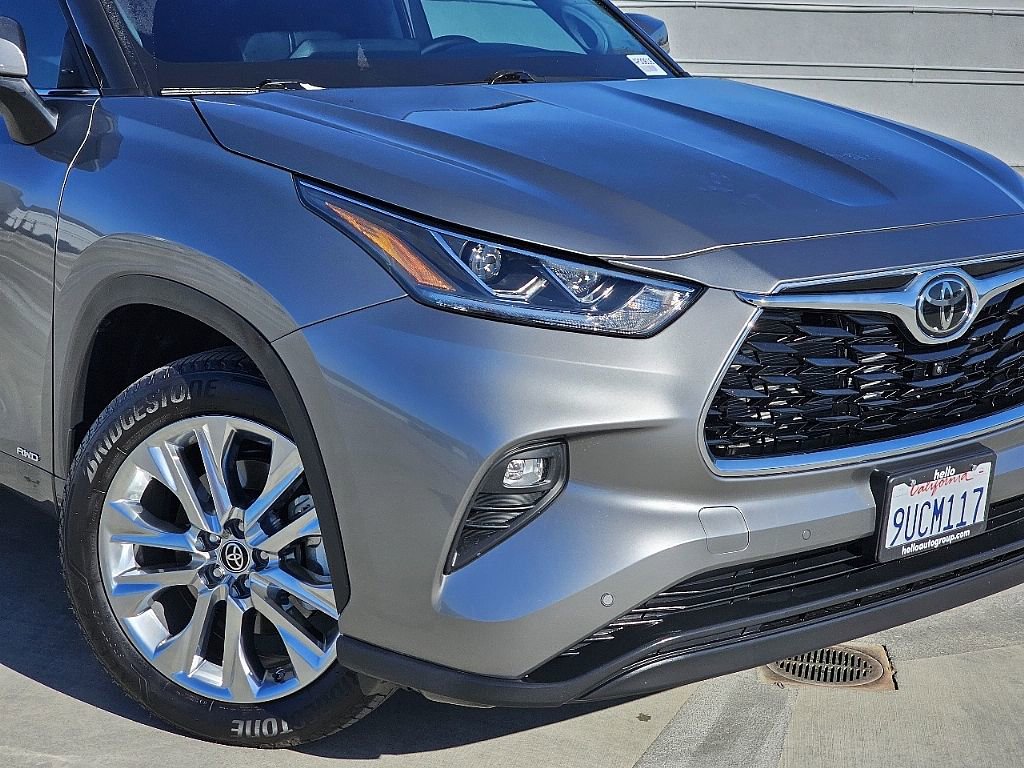 Used 2025 Toyota Highlander Limited image 4