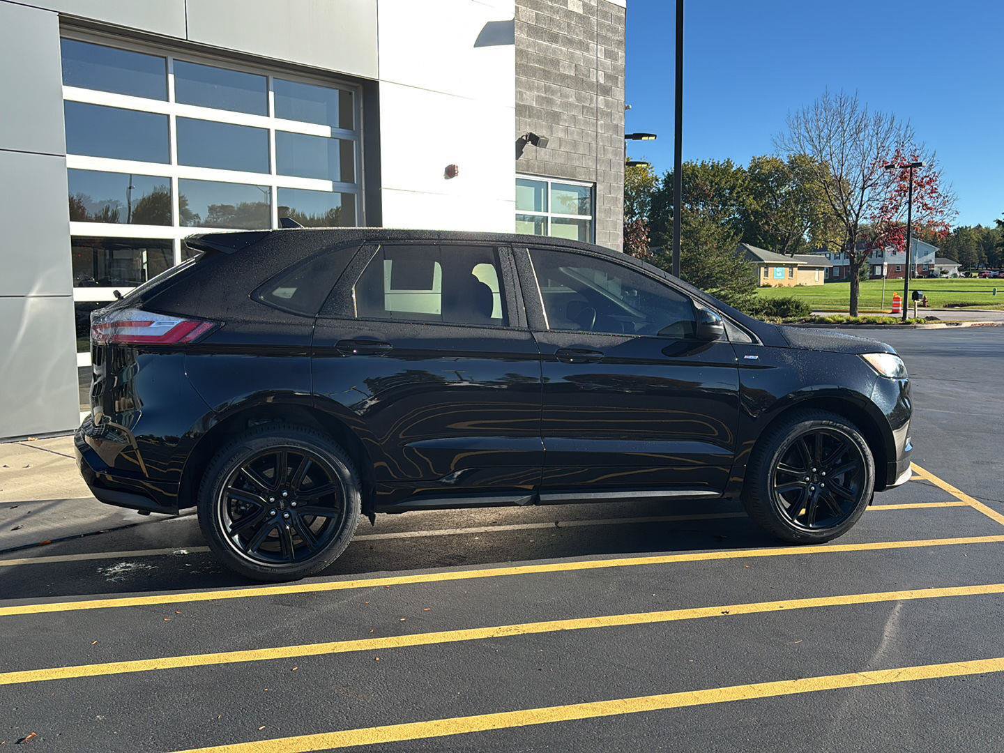 Certified 2023 Ford Edge ST-Line AWD/4WD image 5