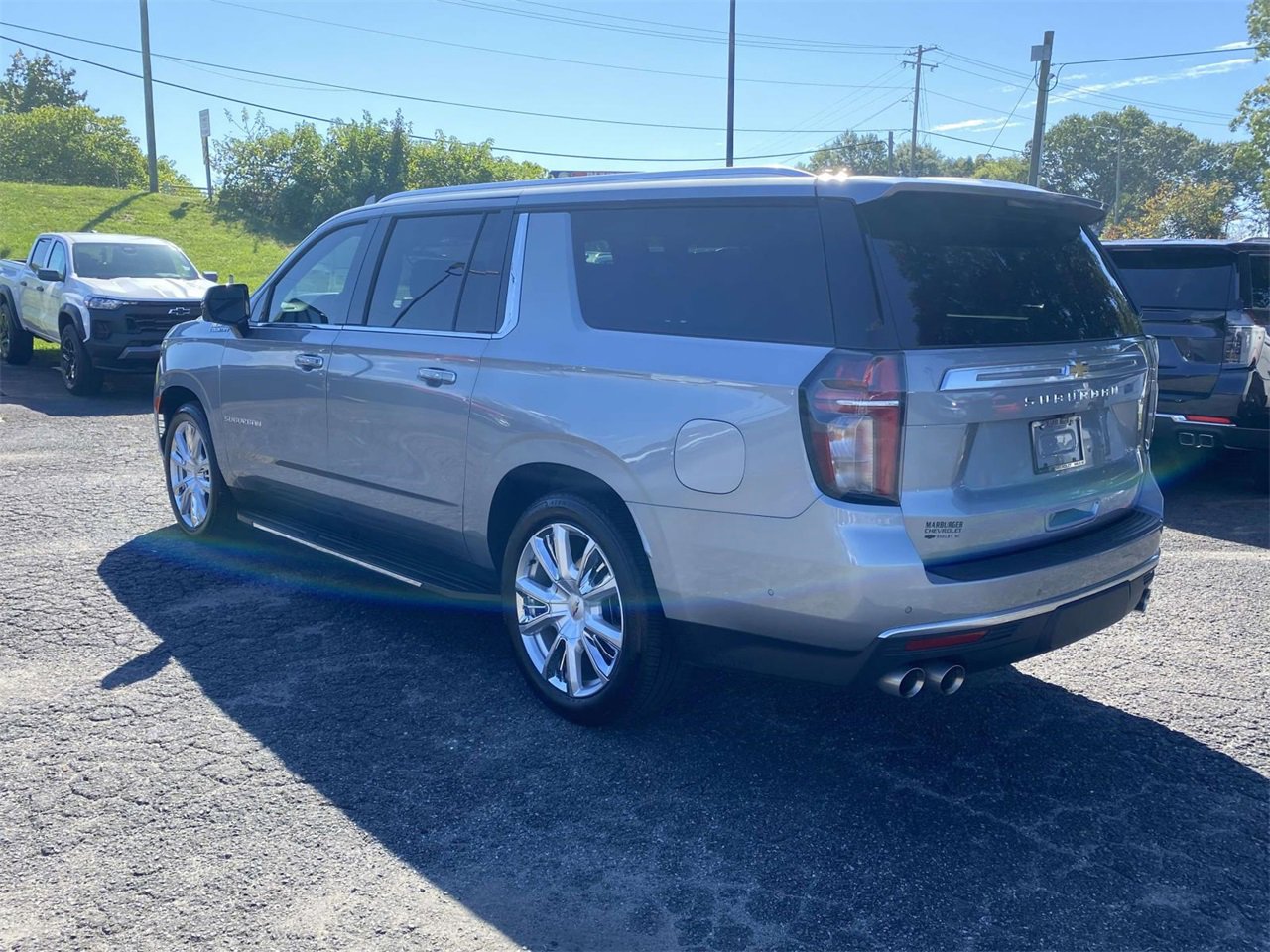 Used 2024 Chevrolet Suburban High Country w/ Advanced Technology Package image 5