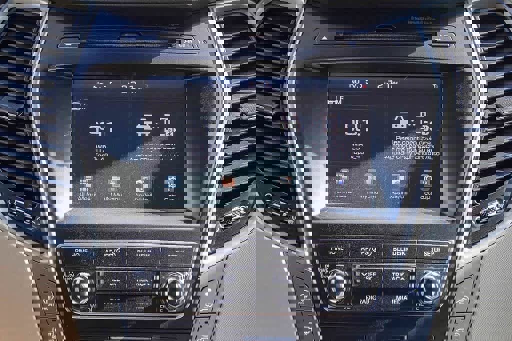 Used 2018 Hyundai Santa Fe SE image 13