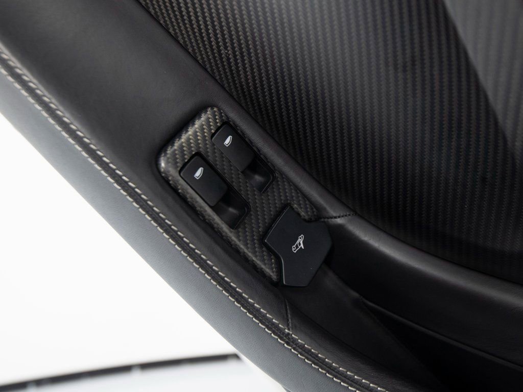 Used 2016 McLaren 675LT Spider image 14