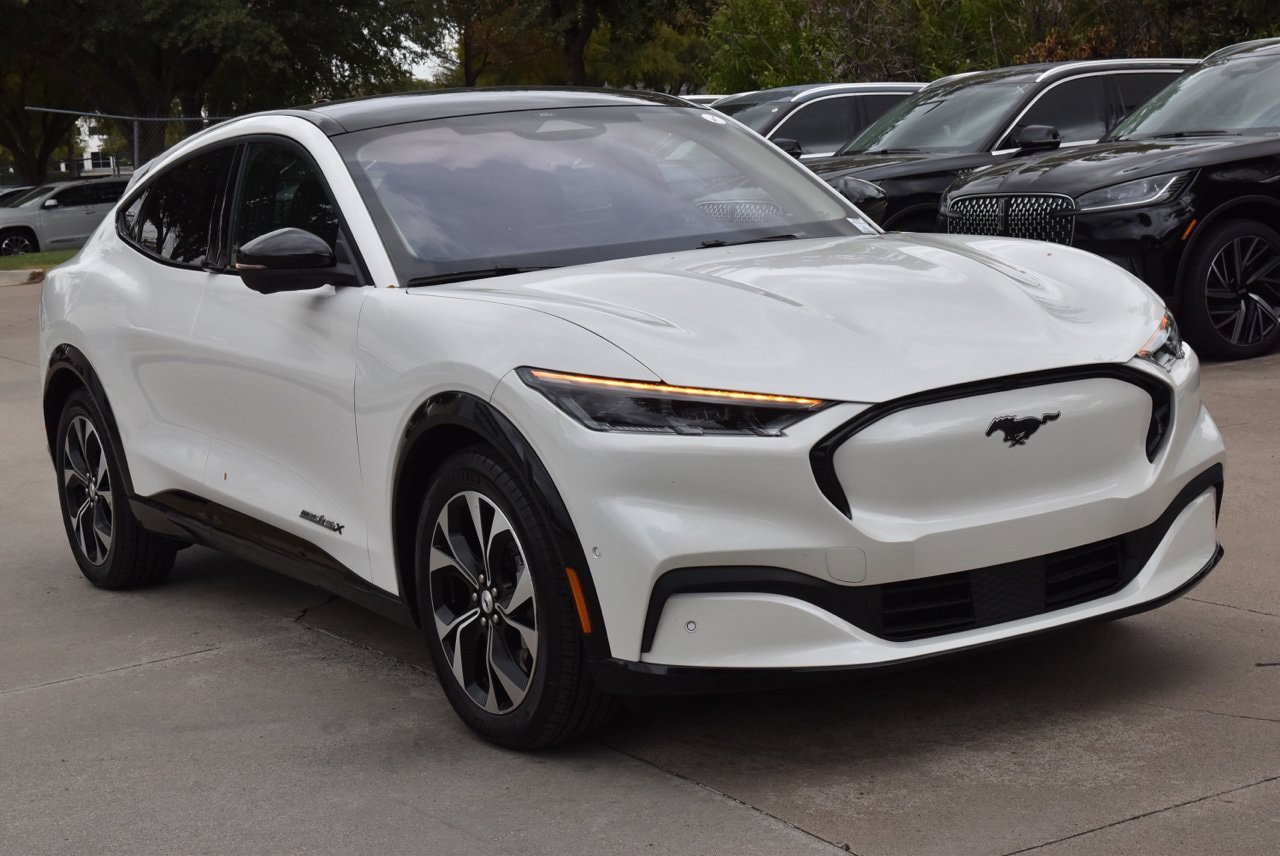 Certified 2023 Ford Mustang Mach-E Premium AWD/4WD image 4