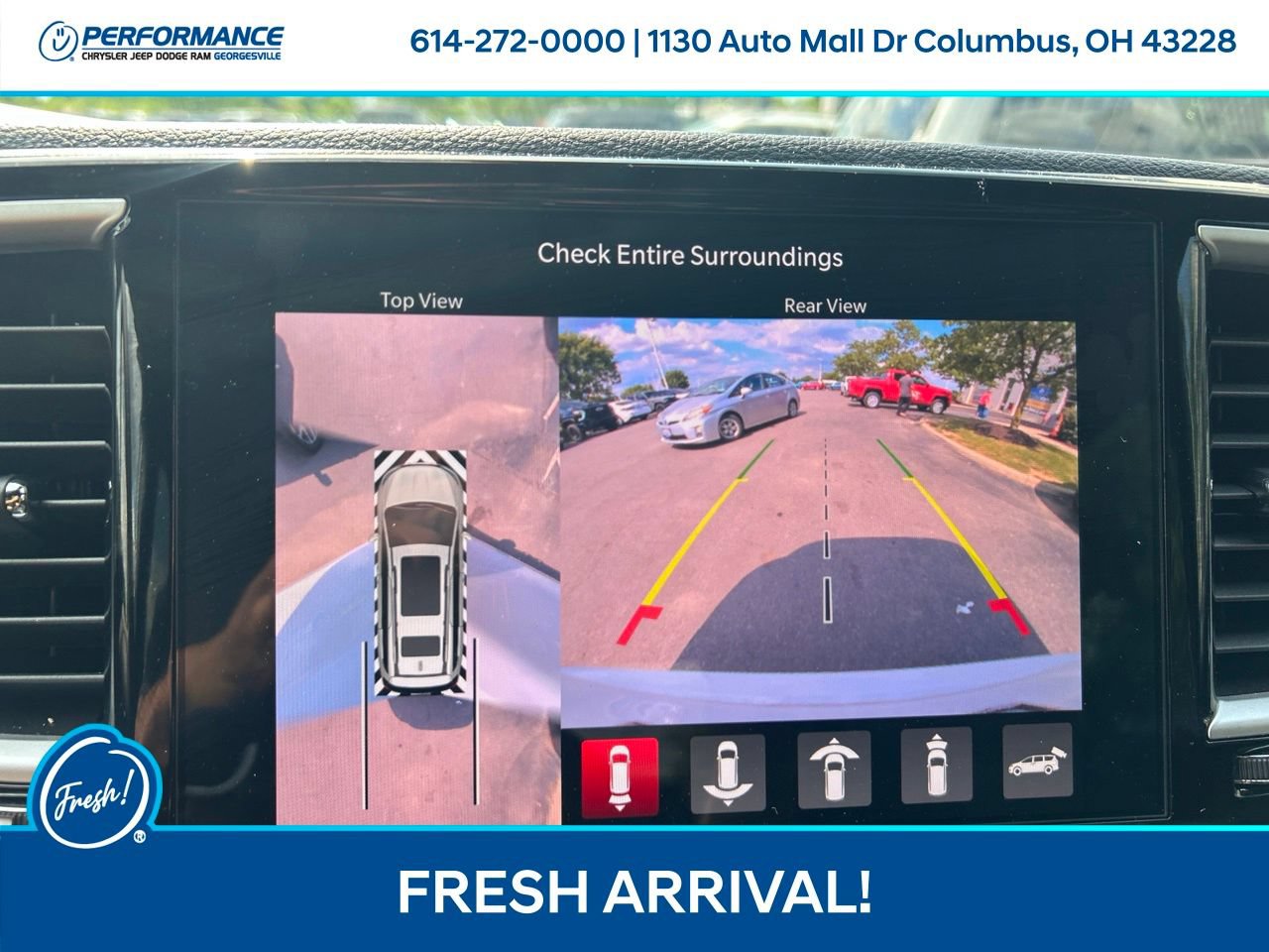 Used 2026 Chrysler Pacifica Select FWD image 25