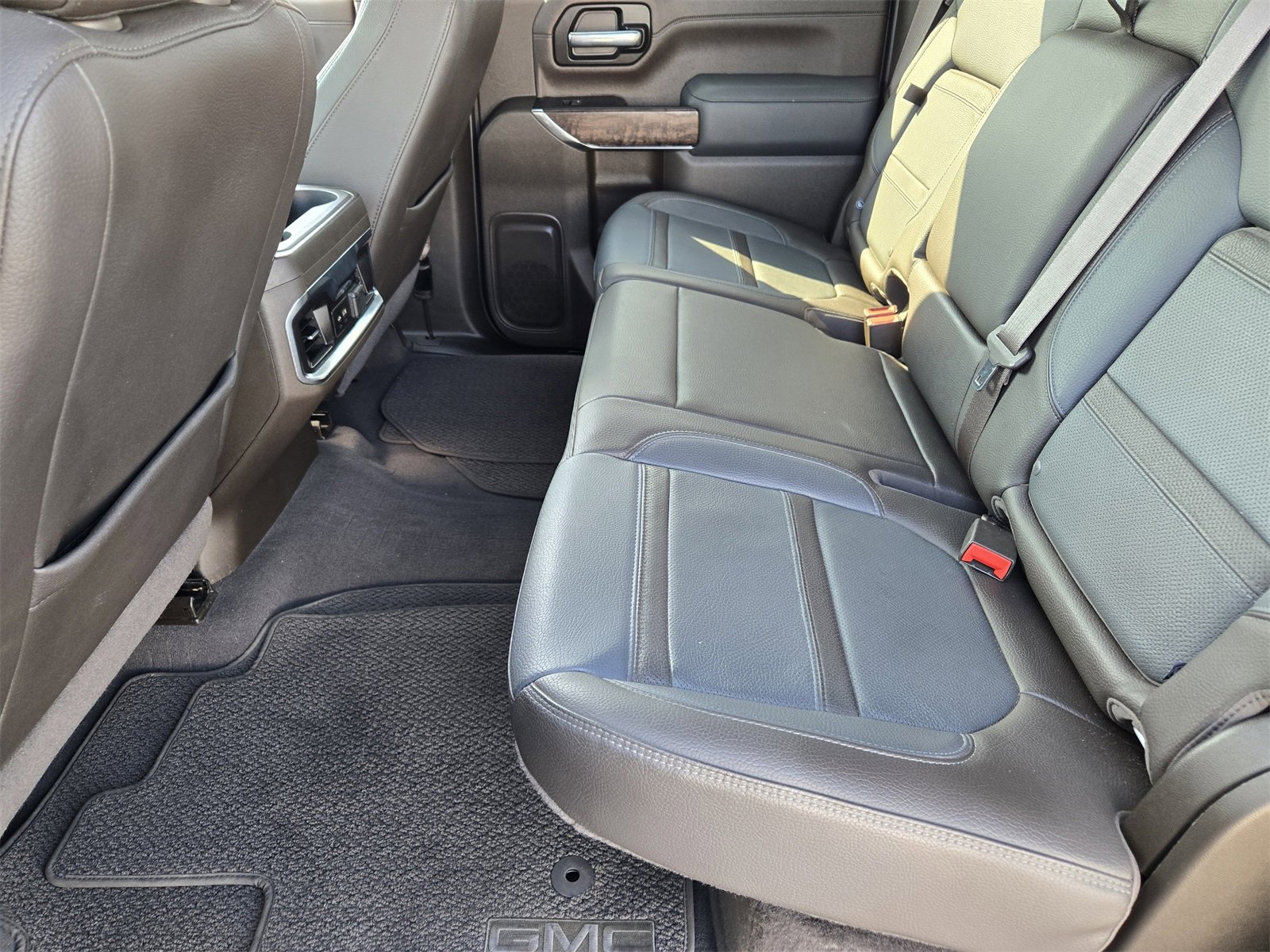 Used 2022 GMC Sierra 3500 Denali image 27