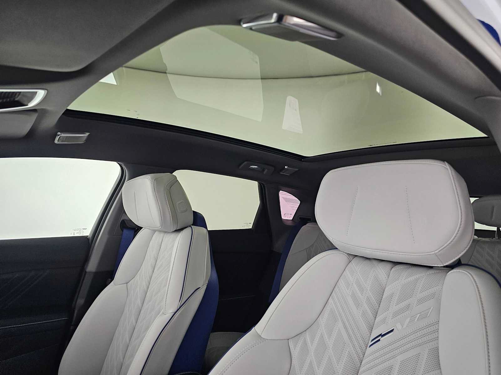 New 2027 Cadillac Optiq V w/ Deep Ocean Design Edition AWD/4WD image 23