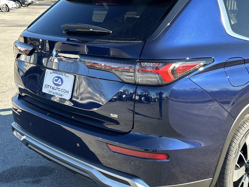 New 2026 Mitsubishi Outlander SE FWD image 10