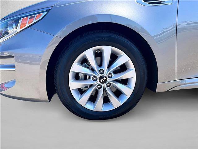 Used 2018 Kia Optima EX w/ Premium Package FWD image 10