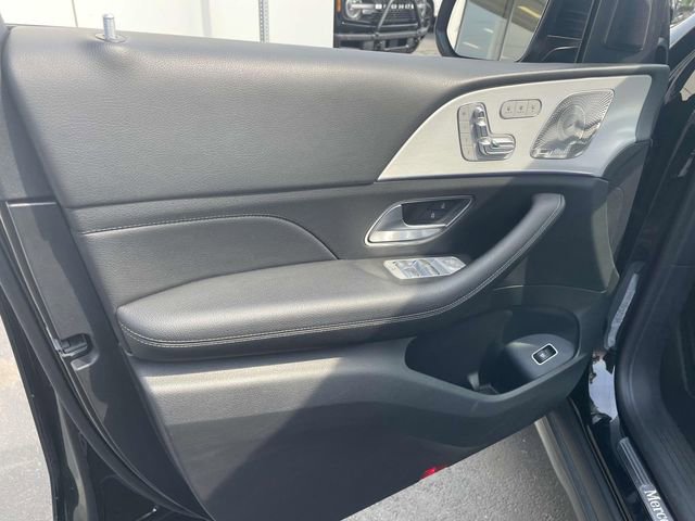 Used 2024 Mercedes-Benz GLS 450 4MATIC image 25