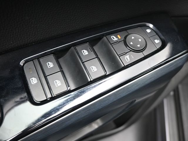 Used 2025 Nissan Pathfinder SL image 13