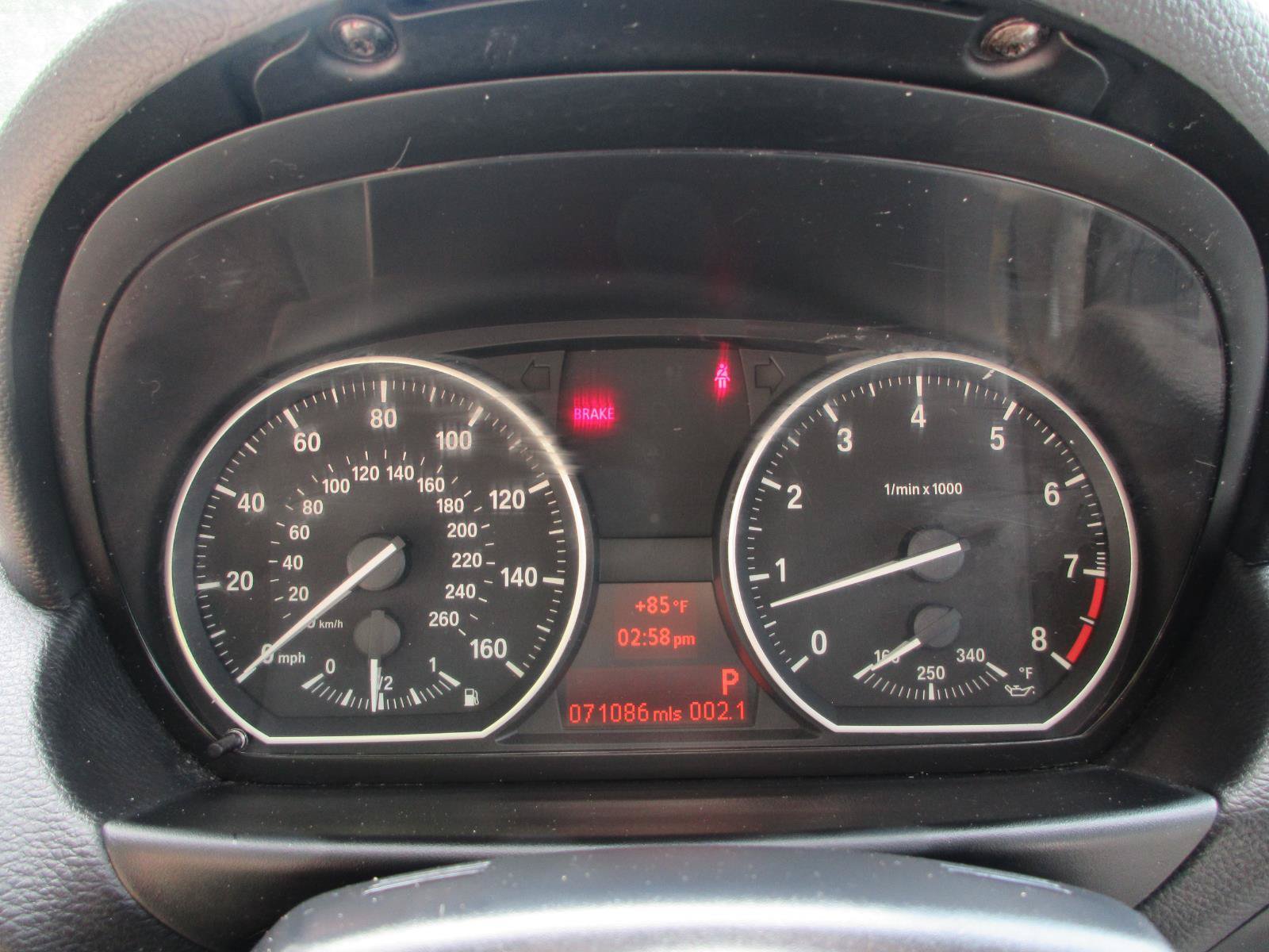 Used 2010 BMW 135i Convertible RWD image 11