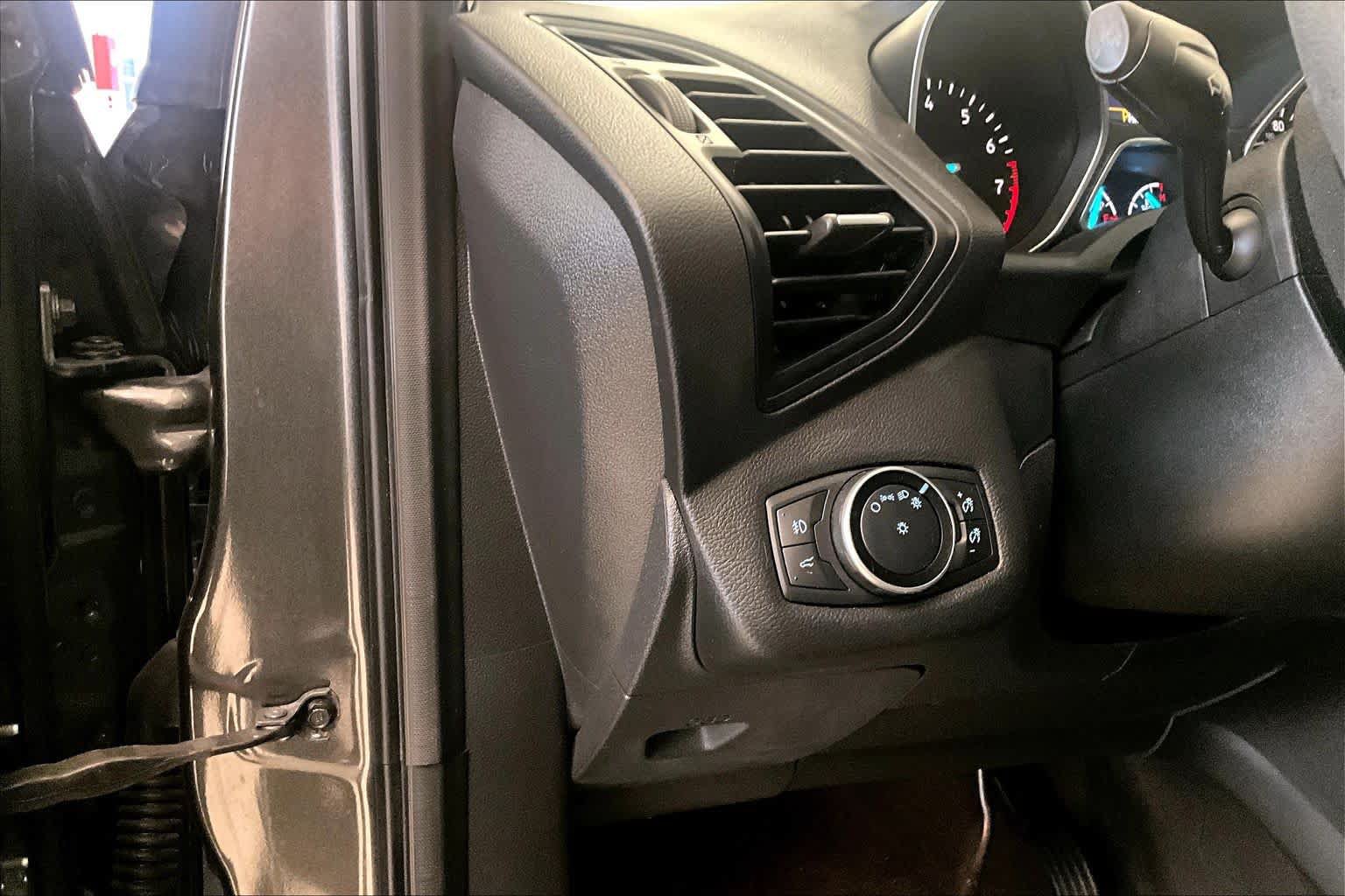 Used 2017 Ford Escape SE FWD image 30