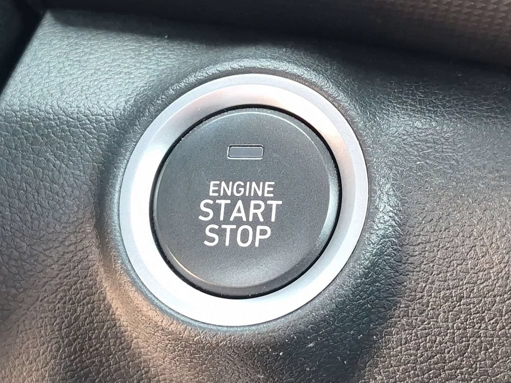 Certified 2022 Hyundai Kona SEL AWD/4WD image 24