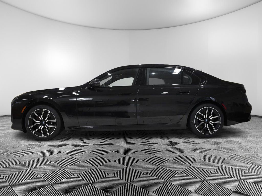 Used 2025 BMW 760i xDrive AWD/4WD image 2