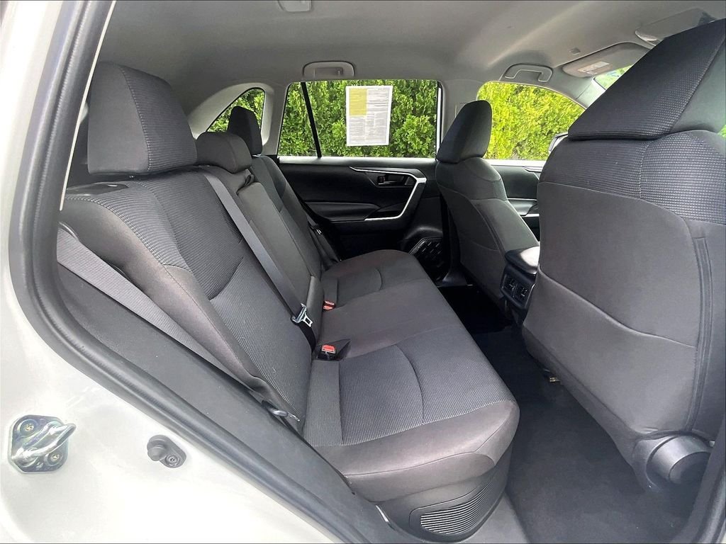 Used 2025 Toyota RAV4 LE AWD/4WD image 16