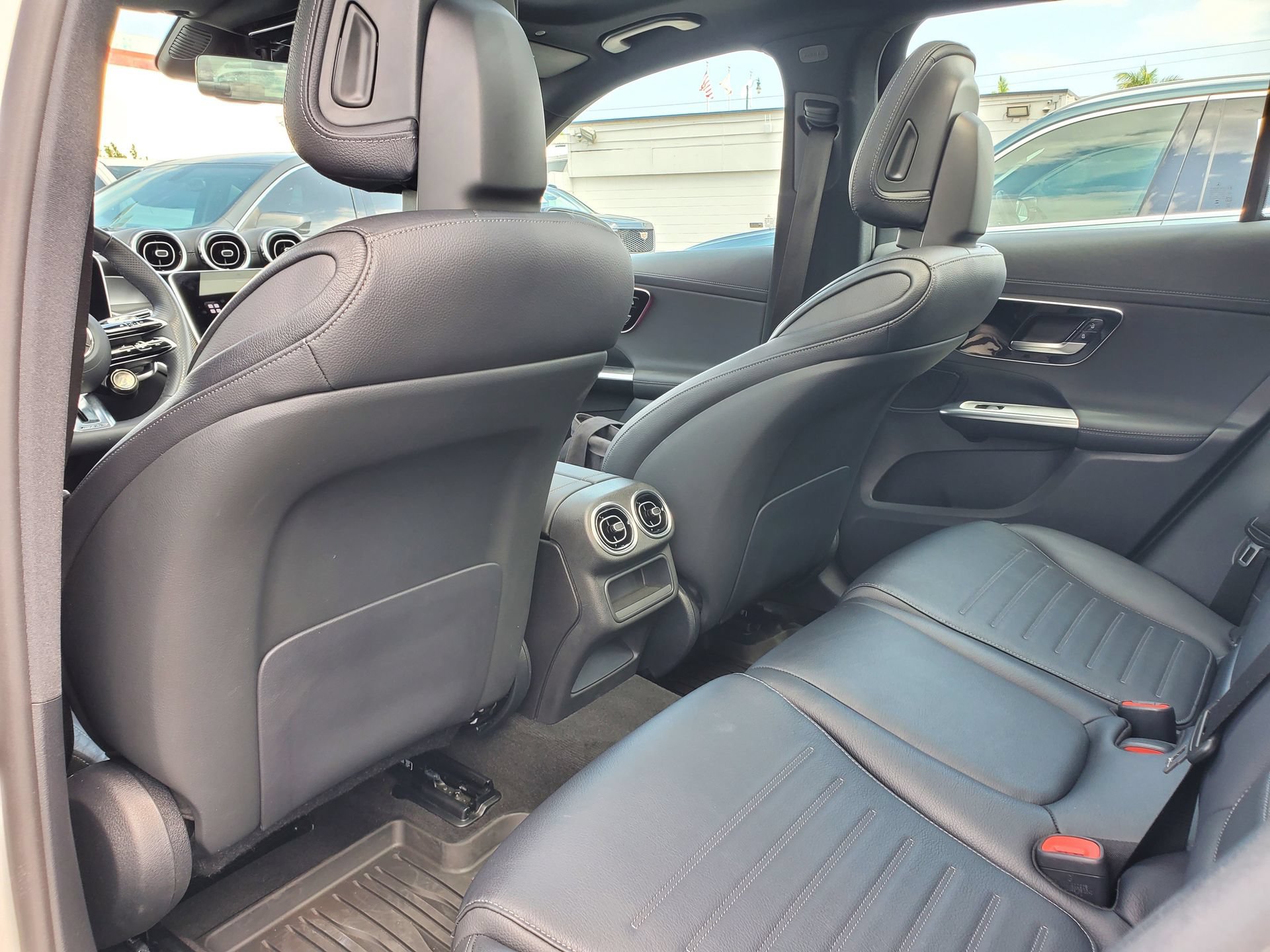 Used 2025 Mercedes-Benz GLC 43 AMG 4MATIC image 11