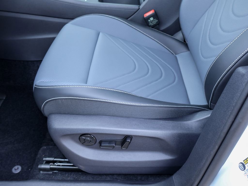 New 2026 Volkswagen Tiguan SE AWD/4WD image 14