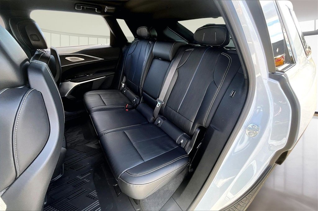 New 2026 Cadillac Lyriq Premium Luxury image 10