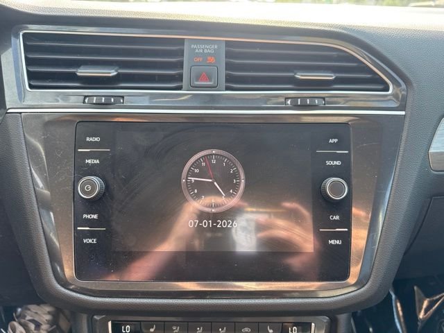 Used 2021 Volkswagen Tiguan SE w/ Panoramic Sunroof Package AWD/4WD image 14