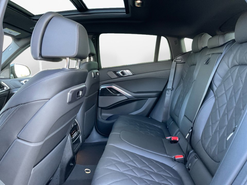 New 2026 BMW X6 xDrive40i image 13