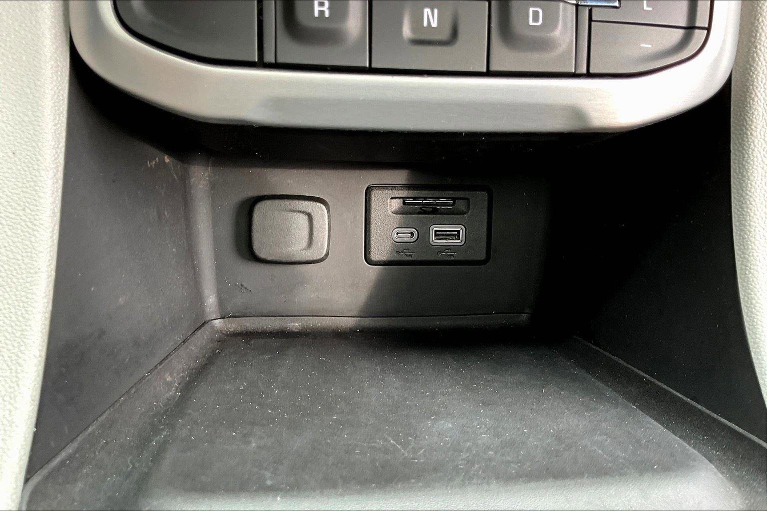 Used 2022 GMC Acadia SLT w/ Technology Package image 34