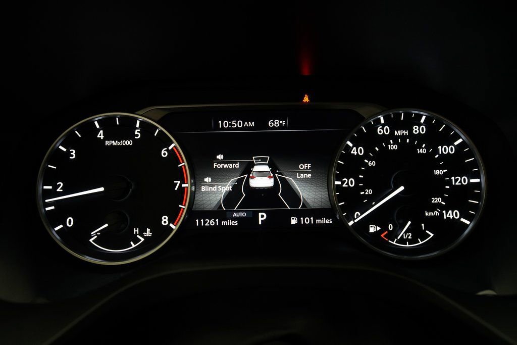 Used 2024 Nissan Rogue SV w/ SV Premium Package image 2