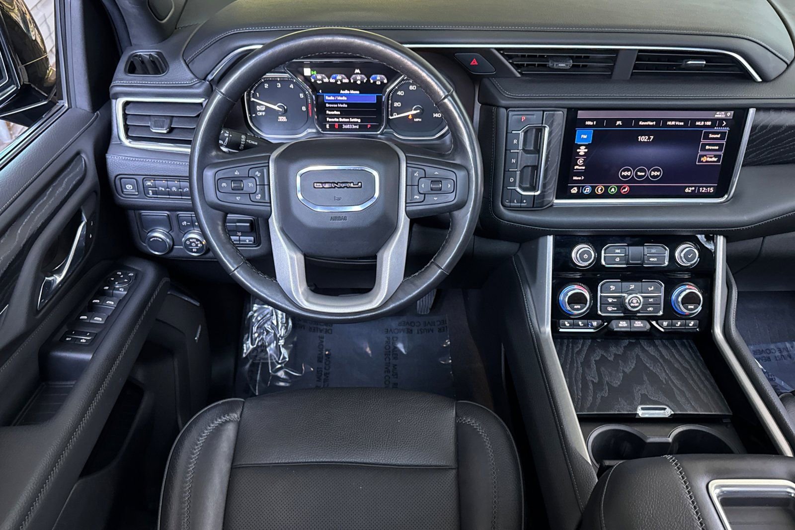 Used 2021 GMC Yukon XL Denali w/ Denali Premium Package image 14