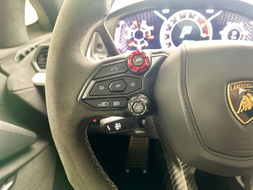 Used 2024 Lamborghini Revuelto AWD/4WD image 11