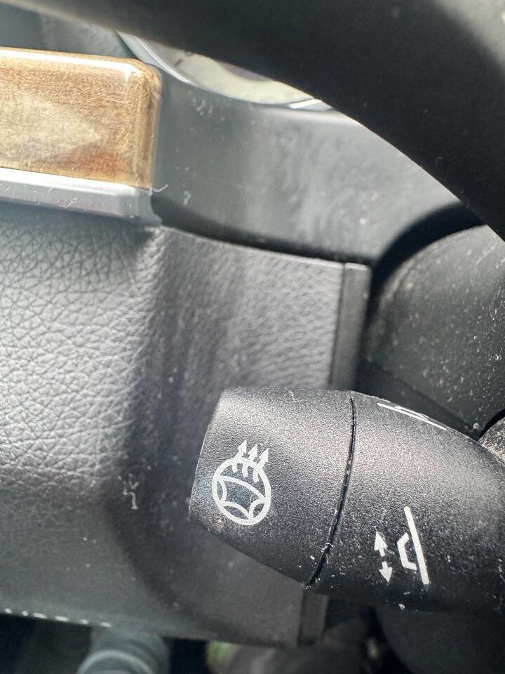 Used 2015 Mercedes-Benz E 350 E 350 4MATIC AWD 4dr Sedan w/ Premium 1 Package image 30