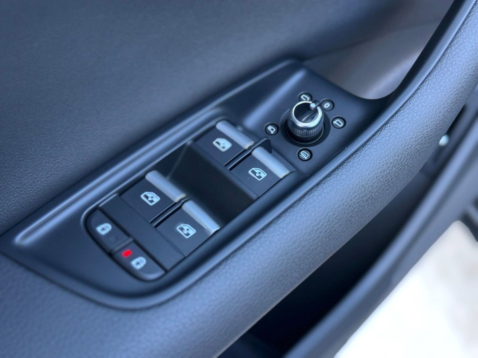 Used 2025 Audi Q7 2.0T Premium w/ Convenience Package image 23