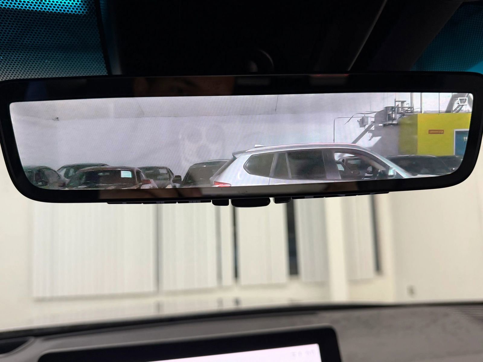 Used 2023 Toyota Venza Limited image 37