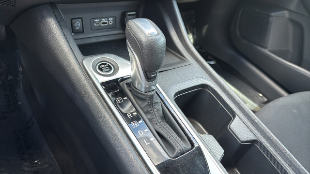 Used 2025 Nissan Sentra SV w/ All-Weather Package FWD image 29
